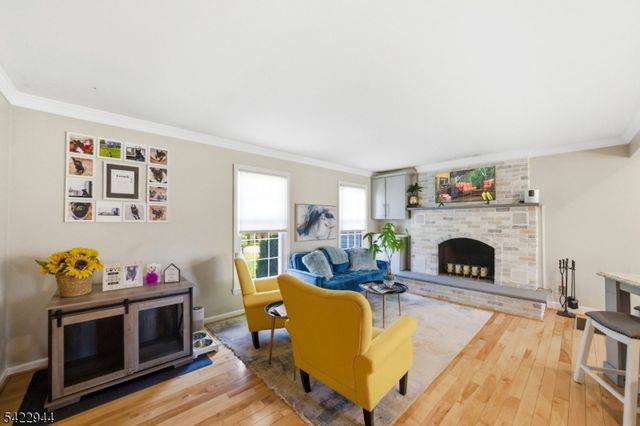 52 Country Squire Way, Branchburg Twp., NJ 08876
