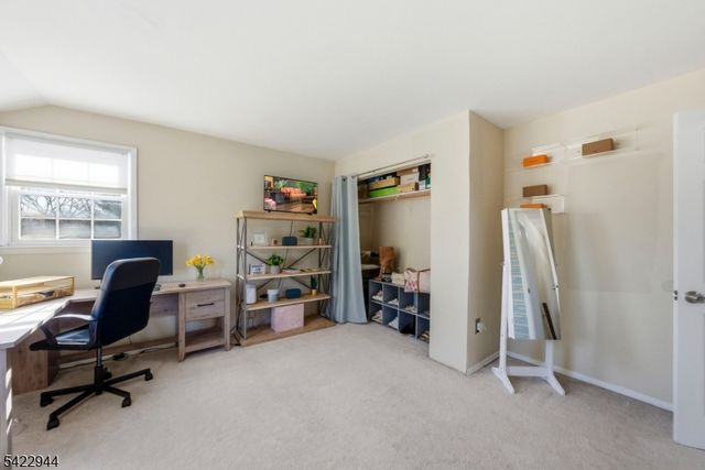 52 Country Squire Way, Branchburg Twp., NJ 08876