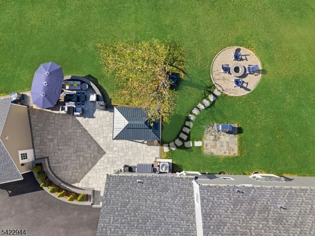 52 Country Squire Way, Branchburg Twp., NJ 08876