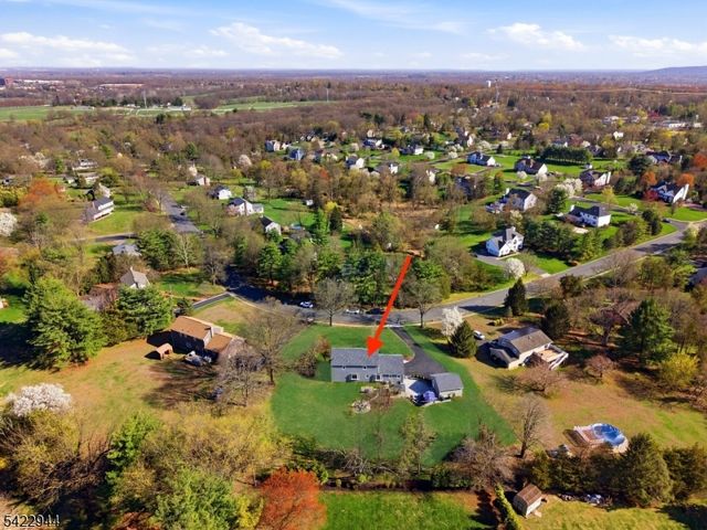 52 Country Squire Way, Branchburg Twp., NJ 08876