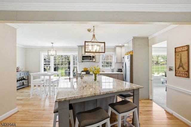 52 Country Squire Way, Branchburg Twp., NJ 08876