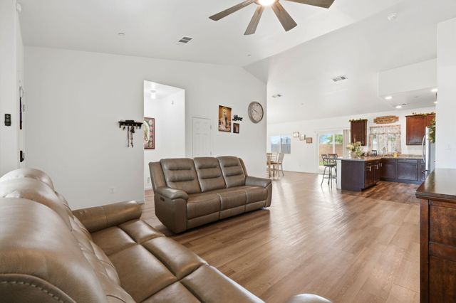 1037 Royal Oak Street, Porterville, CA 93257