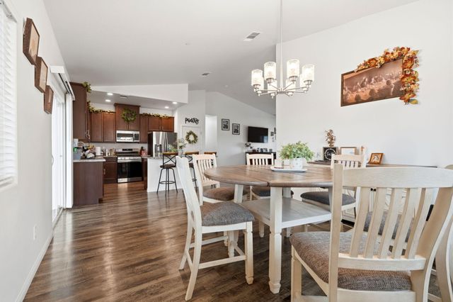 1037 Royal Oak Street, Porterville, CA 93257