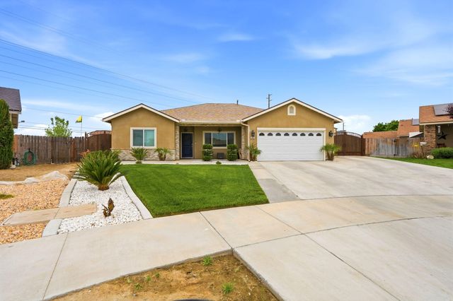 1037 Royal Oak Street, Porterville, CA 93257