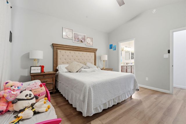 1037 Royal Oak Street, Porterville, CA 93257