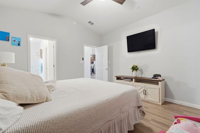 1037 Royal Oak Street, Porterville, CA 93257