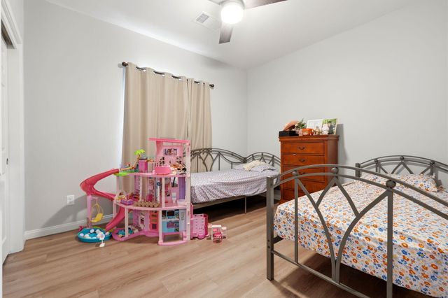 1037 Royal Oak Street, Porterville, CA 93257