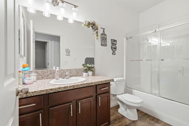 1037 Royal Oak Street, Porterville, CA 93257