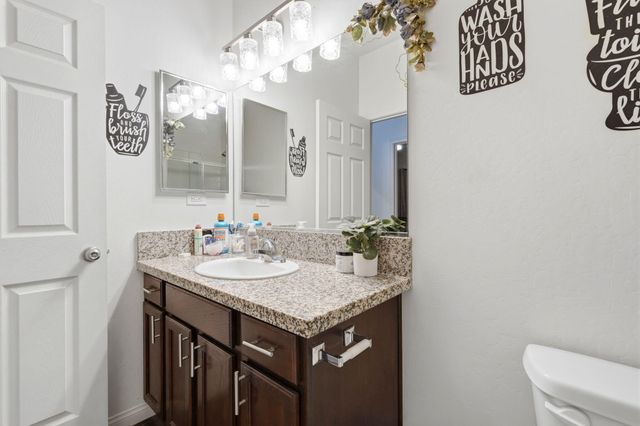 1037 Royal Oak Street, Porterville, CA 93257