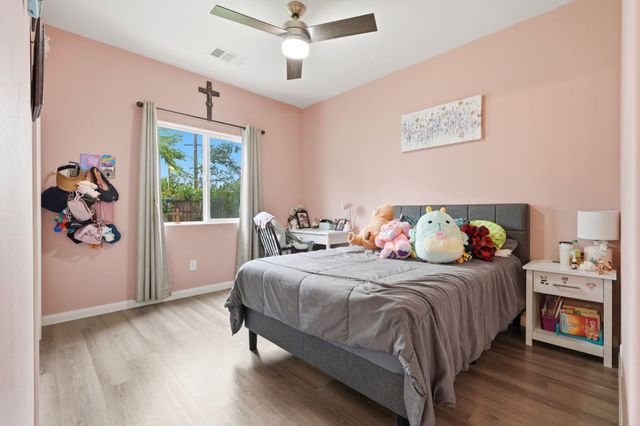 1037 Royal Oak Street, Porterville, CA 93257