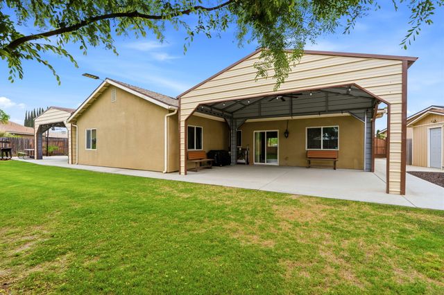 1037 Royal Oak Street, Porterville, CA 93257