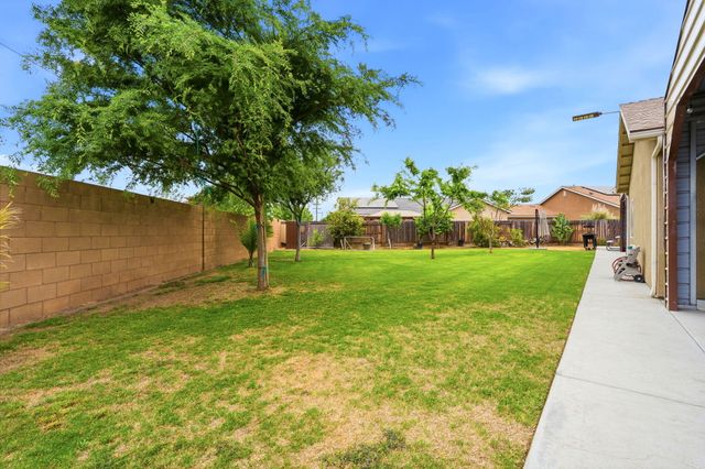 1037 Royal Oak Street, Porterville, CA 93257