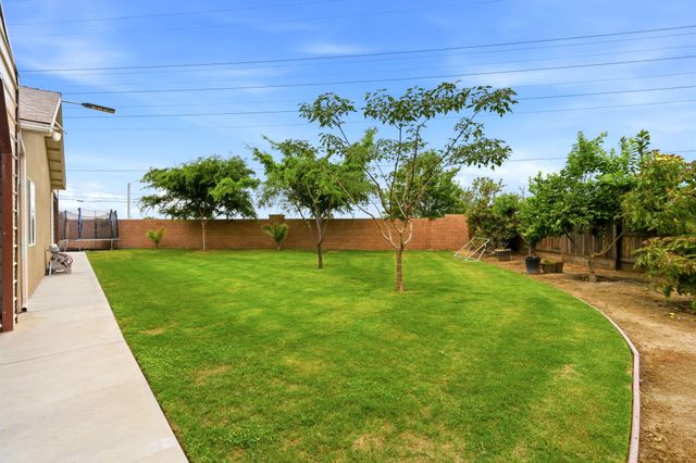 1037 Royal Oak Street, Porterville, CA 93257