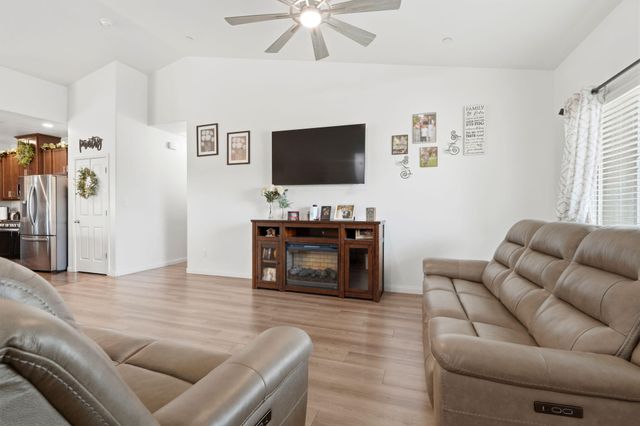 1037 Royal Oak Street, Porterville, CA 93257