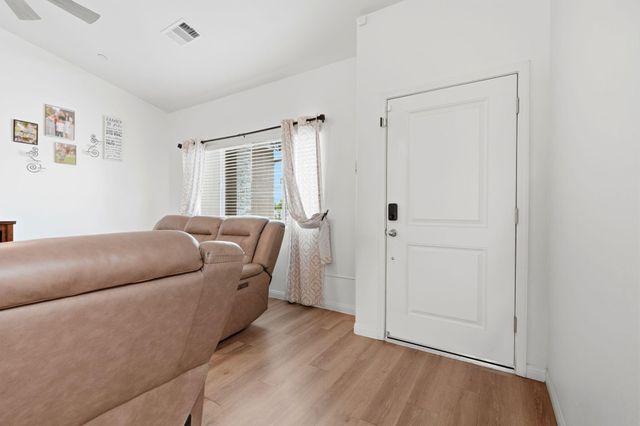 1037 Royal Oak Street, Porterville, CA 93257