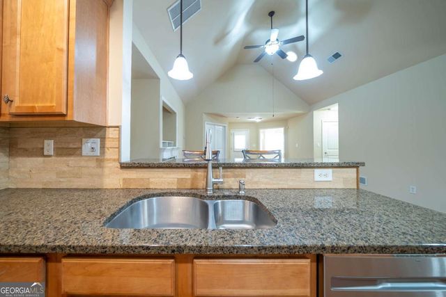 18 Mary Lane NE, White, GA 30184