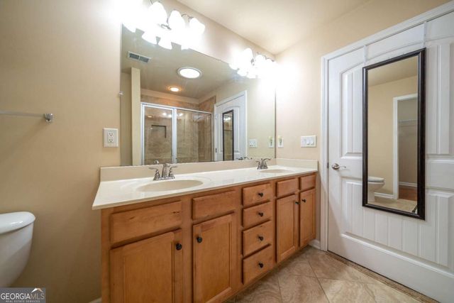 18 Mary Lane NE, White, GA 30184