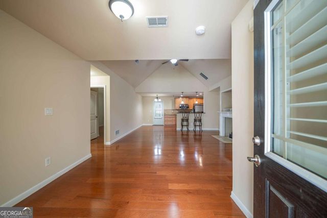 18 Mary Lane NE, White, GA 30184