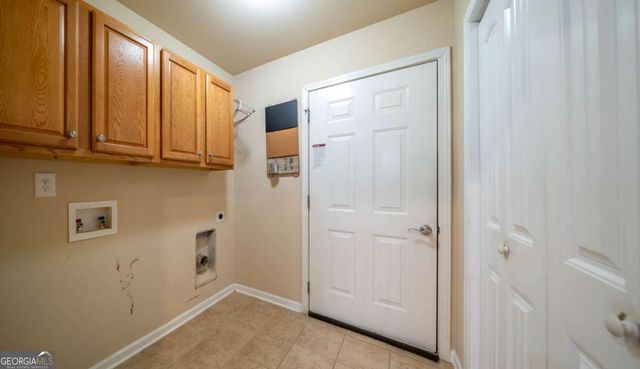 18 Mary Lane NE, White, GA 30184