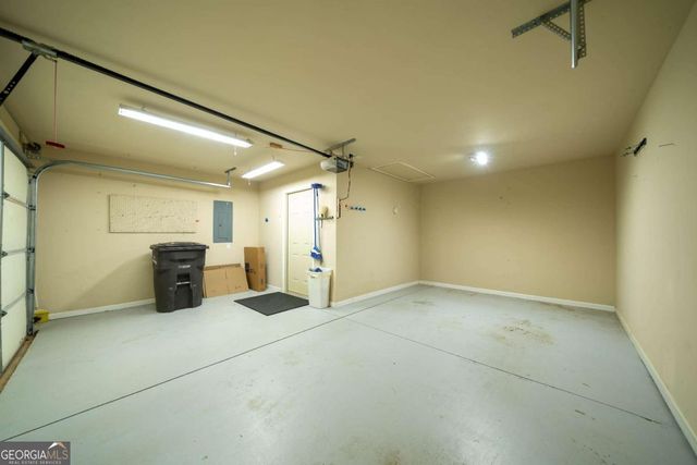 18 Mary Lane NE, White, GA 30184