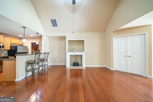 18 Mary Lane NE, White, GA 30184