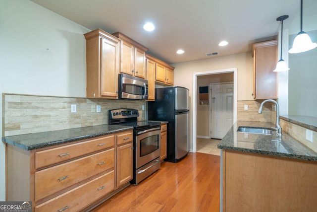 18 Mary Lane NE, White, GA 30184