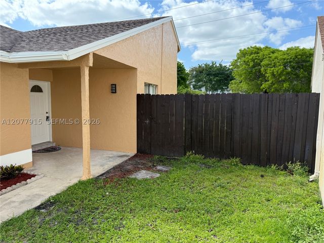 920 SW 111th Ave 1, Pembroke Pines, FL 33025