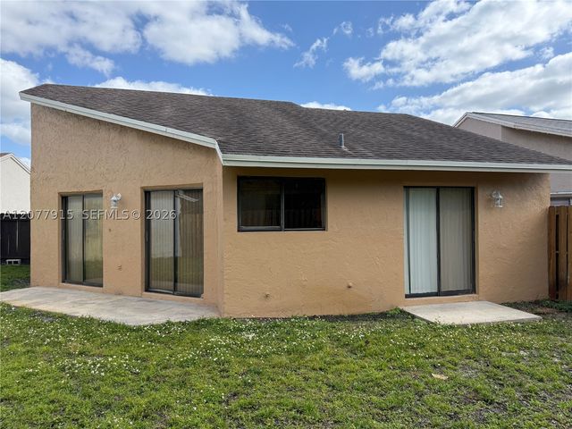 920 SW 111th Ave 1, Pembroke Pines, FL 33025