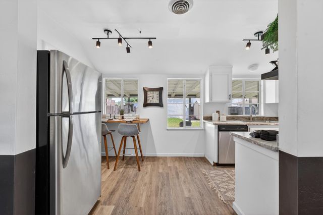 879 Olive St, Yuba City, CA 95991