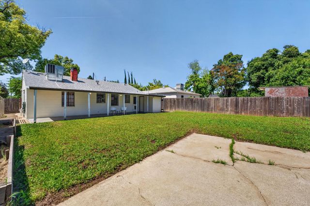 879 Olive St, Yuba City, CA 95991