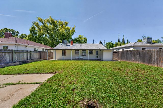 879 Olive St, Yuba City, CA 95991