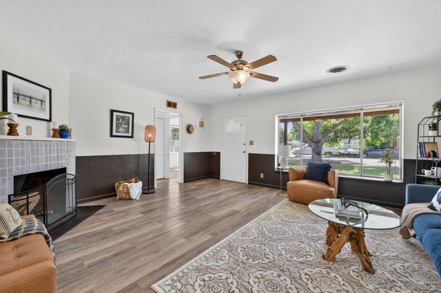 879 Olive St, Yuba City, CA 95991