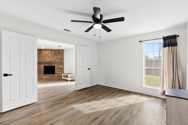 3242 Spring Meadow Lane, Grand Prairie, TX 75052