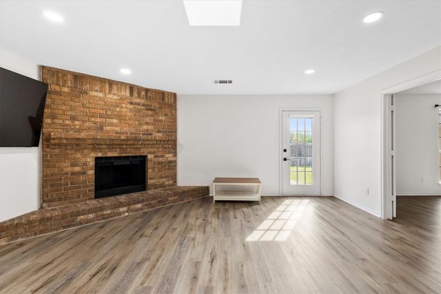 3242 Spring Meadow Lane, Grand Prairie, TX 75052