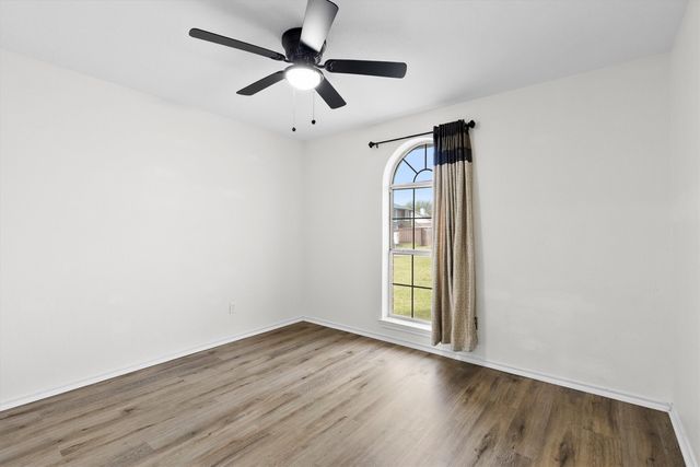 3242 Spring Meadow Lane, Grand Prairie, TX 75052