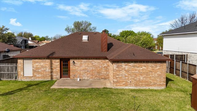 3242 Spring Meadow Lane, Grand Prairie, TX 75052