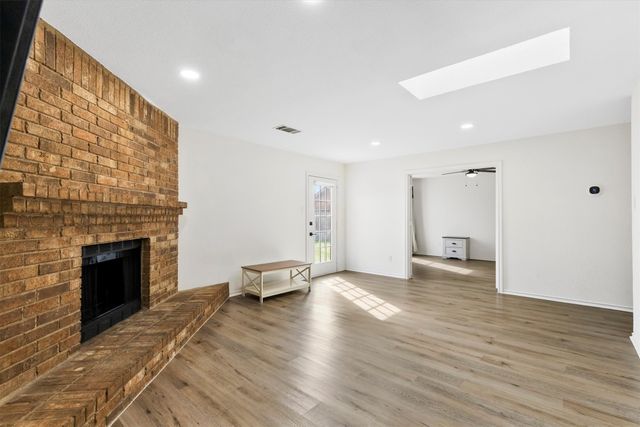 3242 Spring Meadow Lane, Grand Prairie, TX 75052