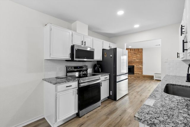 3242 Spring Meadow Lane, Grand Prairie, TX 75052