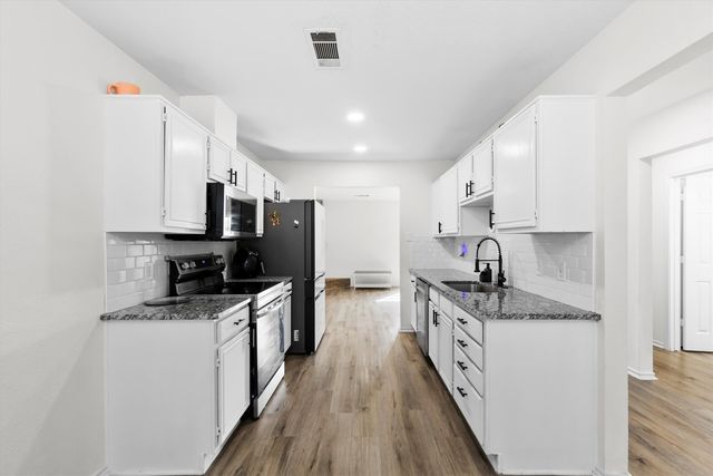 3242 Spring Meadow Lane, Grand Prairie, TX 75052