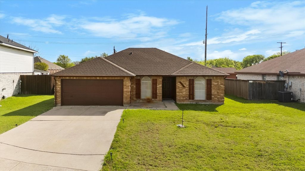 3242 Spring Meadow Lane, Grand Prairie, TX 75052