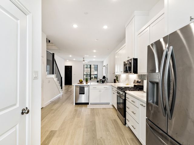 7039 Granbury Lane, Grand Prairie, TX 75054