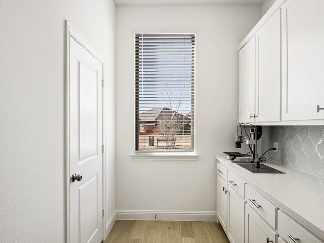 7039 Granbury Lane, Grand Prairie, TX 75054