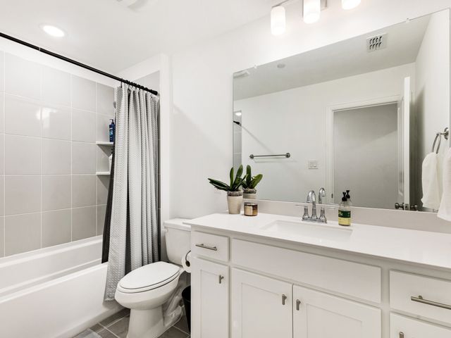 7039 Granbury Lane, Grand Prairie, TX 75054