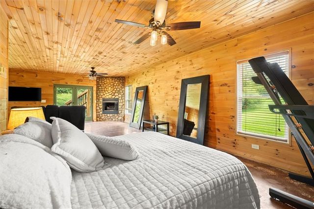 15 Hyalite Road E, Dahlonega, GA 30533