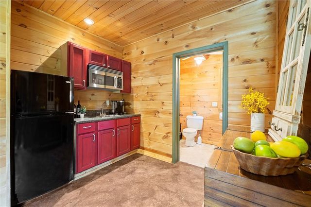 15 Hyalite Road E, Dahlonega, GA 30533