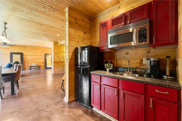 15 Hyalite Road E, Dahlonega, GA 30533