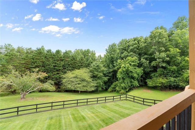 15 Hyalite Road E, Dahlonega, GA 30533