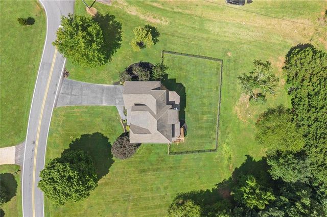15 Hyalite Road E, Dahlonega, GA 30533