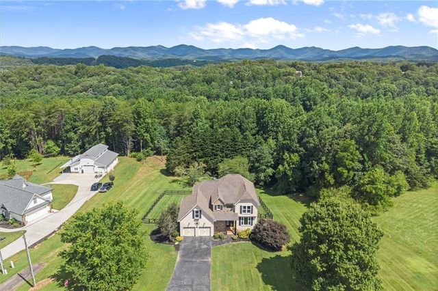 15 Hyalite Road E, Dahlonega, GA 30533