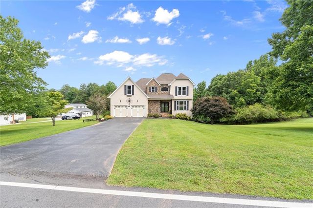 15 Hyalite Road E, Dahlonega, GA 30533